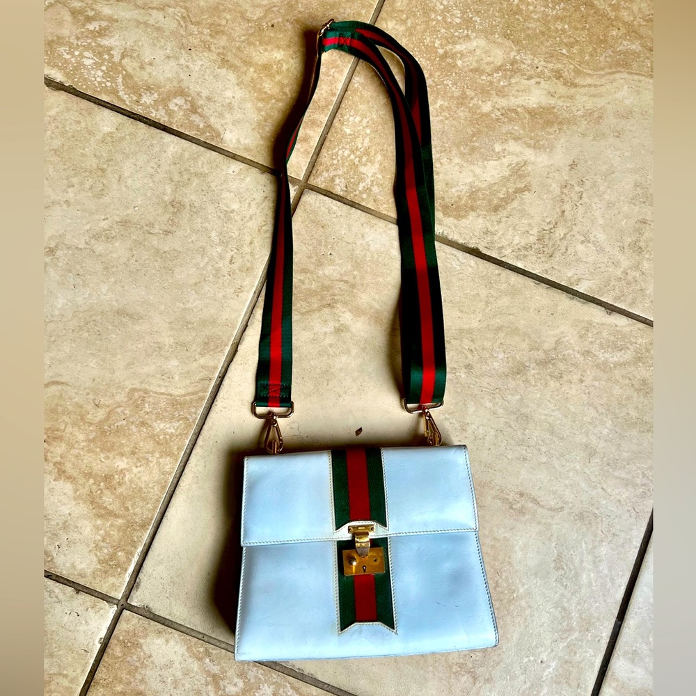 Vintage Gucci Handbag w/adjustable strap for crossbody